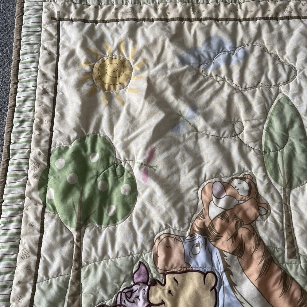 Vintage Winnie The Pooh Baby , Infant,‎ Crib Comforter Blanket.